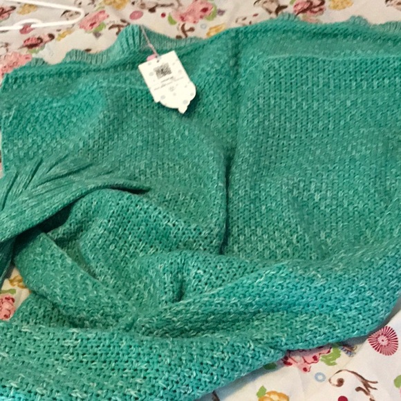 NWT Mermaid tail blanket for girls. Sea green - Picture 4 of 4